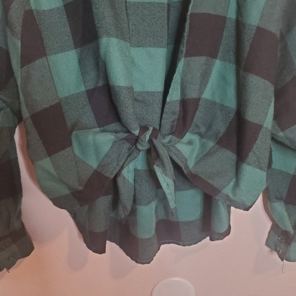 BDG Urban Outfitters Green and Black plaid Tie front long sleeve Top - Picture 9 of 9